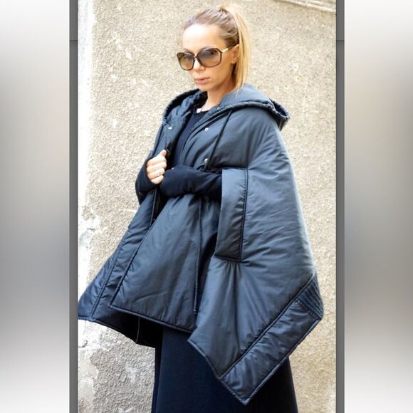 Aakasha Asymmetric Quilted Black Hooded Poncho Waterproof Windproof Shawl A07521 - Picture 1 of 8